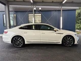 2018 Volkswagen Arteon R-Line 4MOTION Advan White Sedan for sale, Japanese used car export - photo 26 of 30 | GULJI TRADERS