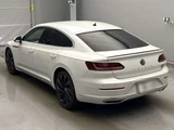 2018 Volkswagen Arteon R-Line 4Motion Adva 4WD Pearl Sedan for sale, Japanese used car export - photo 4 of 14 | GULJI TRADERS