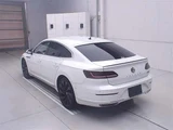 2018 Volkswagen Arteon Arteon TSI R-Line 4Motion Advance Pearl Sedan for sale, Japanese used car export - photo 2 of 11 | GULJI TRADERS