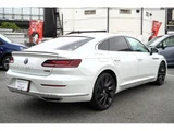 2018 Volkswagen Arteon TSI 4Motion R-Line Adapter White Sedan for sale, Japanese used car export - photo 2 of 7 | GULJI TRADERS