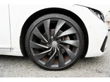 2018 Volkswagen Arteon TSI 4Motion R-Line Adapter White Sedan for sale, Japanese used car export - photo 4 of 7 | GULJI TRADERS