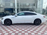 2019 Volkswagen Arteon TSI 4Motion R-Line Advance Pearl Sedan for sale, Japanese used car export - photo 18 of 30 | GULJI TRADERS