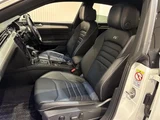 2019 Volkswagen Arteon Arteon TSI 4Motion R-Line Advance 4WD White Sedan for sale, Japanese used car export - photo 8 of 23 | GULJI TRADERS