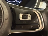 2019 Volkswagen Arteon Arteon TSI 4Motion R-Line Advance 4WD White Sedan for sale, Japanese used car export - photo 12 of 23 | GULJI TRADERS