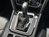 2022 Volkswagen Arteon Arteon TSI 4Motion R-Line Advance 4WD Blue Sedan for sale, Japanese used car export - photo 22 of 24 | GULJI TRADERS