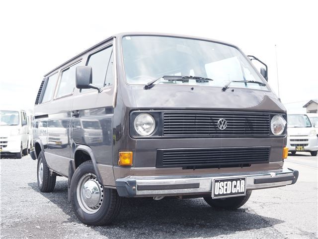 1989 Volkswagen Caravel GL Sedan for sale, Japanese used car export - photo 1 of 39 | GULJI TRADERS