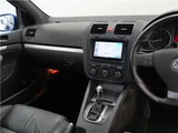 2006 Volkswagen Golf R32 4WD Sedan for sale, Japanese used car export - photo 17 of 52 | GULJI TRADERS