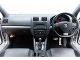 2006 Volkswagen Golf R32 4WD Sedan for sale, Japanese used car export - photo 2 of 66 | GULJI TRADERS