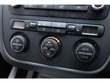 2006 Volkswagen Golf R32 4WD Sedan for sale, Japanese used car export - photo 49 of 66 | GULJI TRADERS