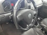 2006 Volkswagen Golf R32 4WD Sedan for sale, Japanese used car export - photo 9 of 12 | GULJI TRADERS