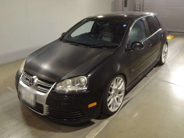 2006 Volkswagen Golf R32 4WD Sedan for sale, Japanese used car export - photo 1 of 11 | GULJI TRADERS