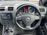 2006 Volkswagen Golf R32 4WD Sedan for sale, Japanese used car export - photo 6 of 11 | GULJI TRADERS