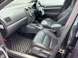 2006 Volkswagen Golf R32 4WD Sedan for sale, Japanese used car export - photo 9 of 11 | GULJI TRADERS