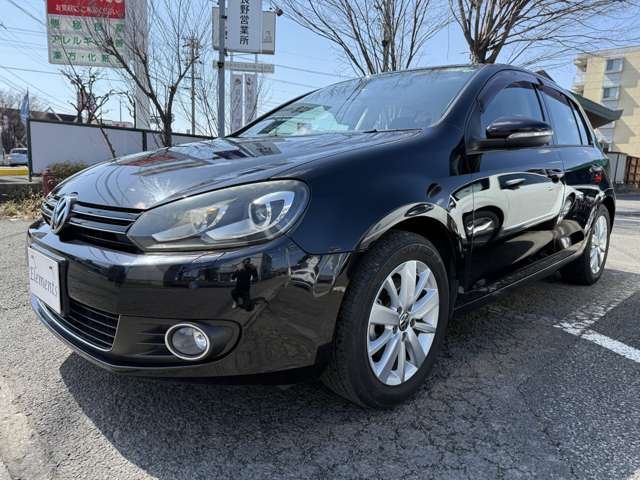 2013 Volkswagen Golf TSI Sedan for sale, Japanese used car export - photo 1 of 42 | GULJI TRADERS