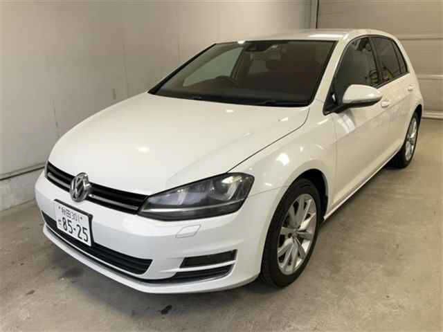 2013 Volkswagen Golf - photo 1 2013 Volkswagen Golf Sedan for sale, Japanese used car export - photo 1 of 4 | GULJI TRADERS