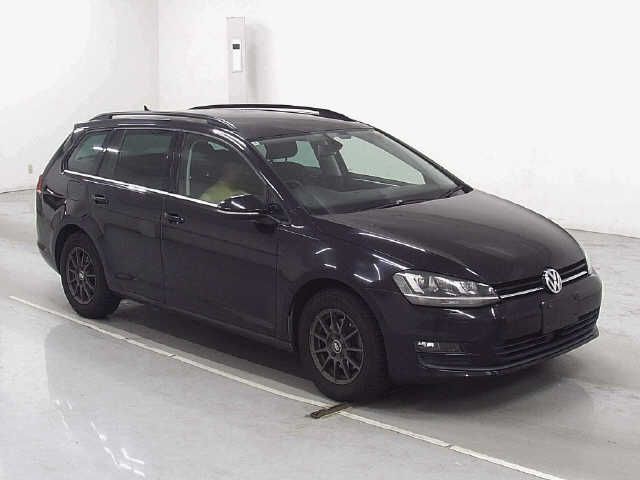 2014 Volkswagen Golf Sedan for sale, Japanese used car export - photo 1 of 9 | GULJI TRADERS