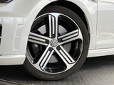 2015 Volkswagen Golf R 4WD Sedan for sale, Japanese used car export - photo 6 of 10 | GULJI TRADERS
