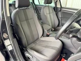 2016 Volkswagen Golf Sedan for sale, Japanese used car export - photo 16 of 24 | GULJI TRADERS