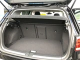 2017 Volkswagen Golf Sedan for sale, Japanese used car export - photo 9 of 38 | GULJI TRADERS
