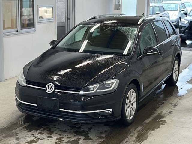 2018 Volkswagen Golf TSI Sedan for sale, Japanese used car export - photo 1 of 5 | GULJI TRADERS