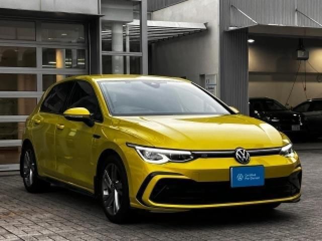 2021 Volkswagen Golf eTSI - photo 1 2021 Volkswagen Golf eTSI Sedan for sale, Japanese used car export - photo 1 of 4 | GULJI TRADERS