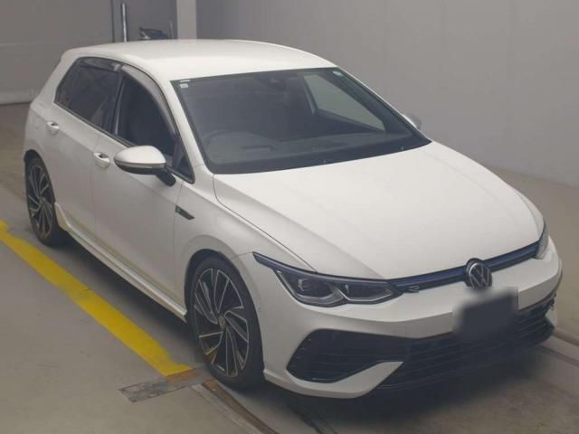 2023 Volkswagen Golf TSI 4WD Sedan for sale, Japanese used car export - photo 1 of 7 | GULJI TRADERS
