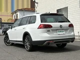 2015 Volkswagen Golf Alltrack TSI 4WD Sedan for sale, Japanese used car export - photo 2 of 24 | GULJI TRADERS