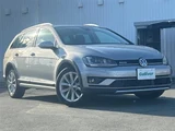 2017 Volkswagen Golf Alltrack TSI 4 PKG 4WD Sedan for sale, Japanese used car export - photo 1 of 24 | GULJI TRADERS