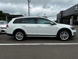 2017 Volkswagen Golf Alltrack TSI Sedan for sale, Japanese used car export - photo 4 of 29 | GULJI TRADERS
