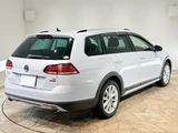 2017 Volkswagen Golf Alltrack TSI Sedan for sale, Japanese used car export - photo 3 of 9 | GULJI TRADERS