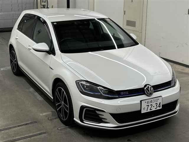 2017 Volkswagen Golf GTE GTE Sedan for sale, Japanese used car export | GULJI TRADERS