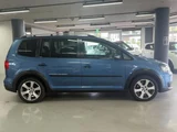 2013 Volkswagen Golf Touran Sedan for sale, Japanese used car export - photo 4 of 9 | GULJI TRADERS