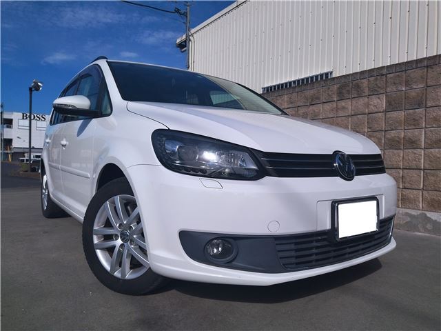 2014 Volkswagen Golf Touran TSI Sedan for sale, Japanese used car export - photo 1 of 10 | GULJI TRADERS