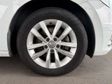 2016 Volkswagen Golf Touran TSI Sedan for sale, Japanese used car export - photo 32 of 36 | GULJI TRADERS