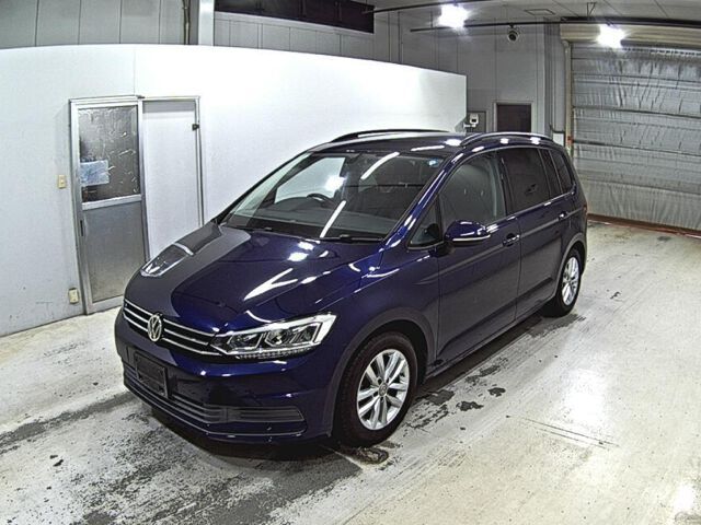 2016 Volkswagen Golf Touran TSI Sedan for sale, Japanese used car export - photo 1 of 5 | GULJI TRADERS