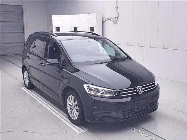 2016 Volkswagen Golf Touran Sedan for sale, Japanese used car export | GULJI TRADERS