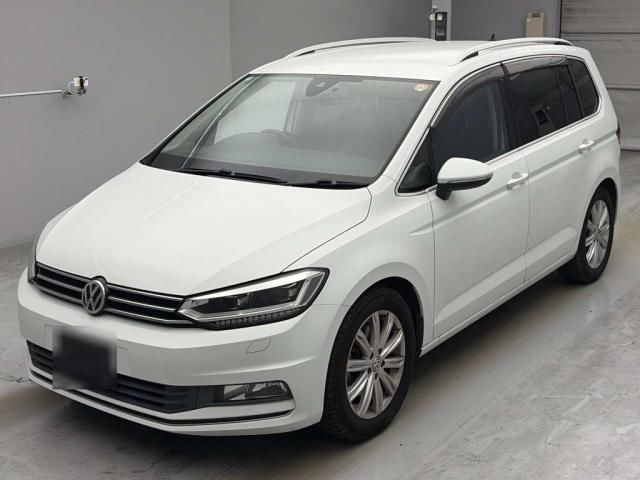 2016 Volkswagen Golf Touran TSI Sedan for sale, Japanese used car export - photo 1 of 9 | GULJI TRADERS