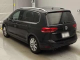 2016 Volkswagen Golf Touran TSI Sedan for sale, Japanese used car export - photo 2 of 9 | GULJI TRADERS