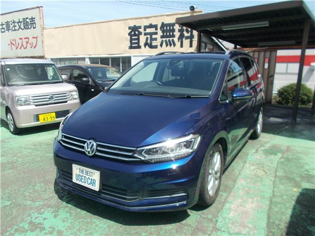 2017 Volkswagen Golf Touran TSI - photo 1 2017 Volkswagen Golf Touran TSI Sedan for sale, Japanese used car export - photo 1 of 38 | GULJI TRADERS