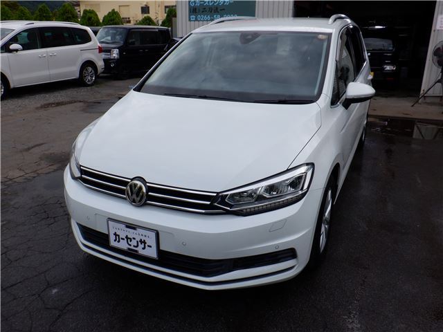 2017 Volkswagen Golf Touran Sedan for sale, Japanese used car export | GULJI TRADERS