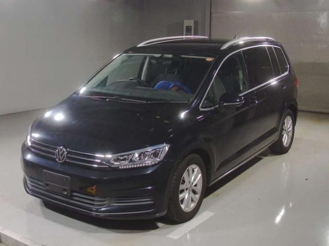 2017 Volkswagen Golf Touran TSI Sedan for sale, Japanese used car export | GULJI TRADERS