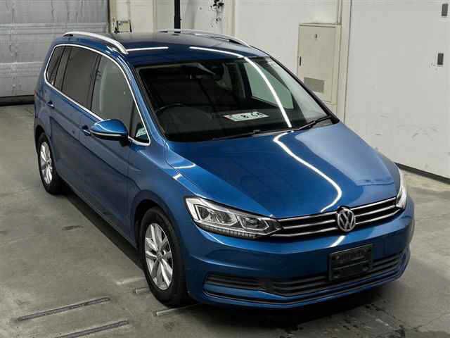 2017 Volkswagen Golf Touran Sedan for sale, Japanese used car export - photo 1 of 10 | GULJI TRADERS