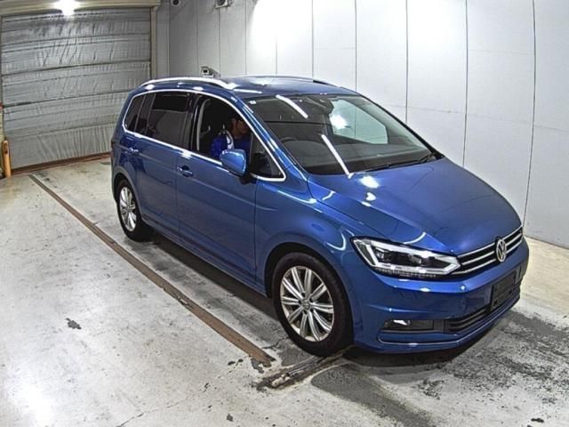 2018 Volkswagen Golf Touran TSI Sedan for sale, Japanese used car export | GULJI TRADERS