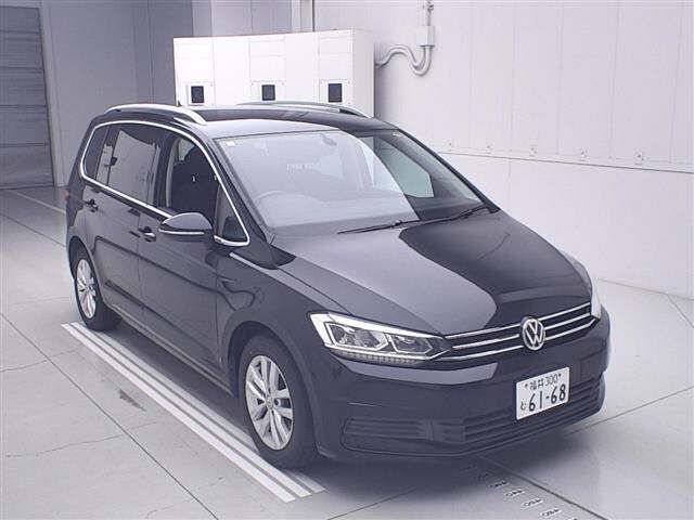 2018 Volkswagen Golf Touran TDI Sedan for sale, Japanese used car export - photo 1 of 11 | GULJI TRADERS