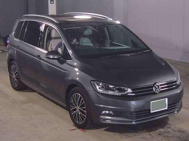 2019 Volkswagen Golf Touran TDI Sedan for sale, Japanese used car export | GULJI TRADERS