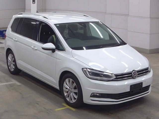 2019 Volkswagen Golf Touran TSI Sedan for sale, Japanese used car export | GULJI TRADERS