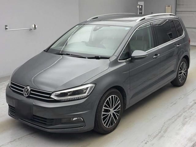 2019 Volkswagen Golf Touran TDI Sedan for sale, Japanese used car export | GULJI TRADERS