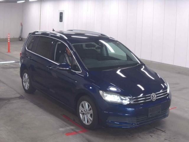 2020 Volkswagen Golf Touran TDI - photo 1 2020 Volkswagen Golf Touran TDI Sedan for sale, Japanese used car export - photo 1 of 5 | GULJI TRADERS