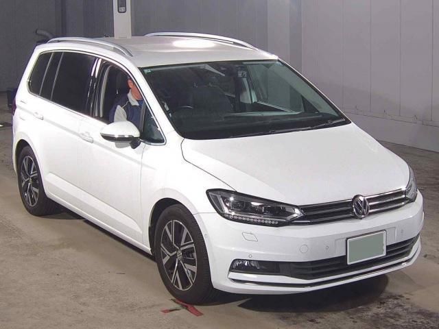 2021 Volkswagen Golf Touran TSI Sedan for sale, Japanese used car export | GULJI TRADERS