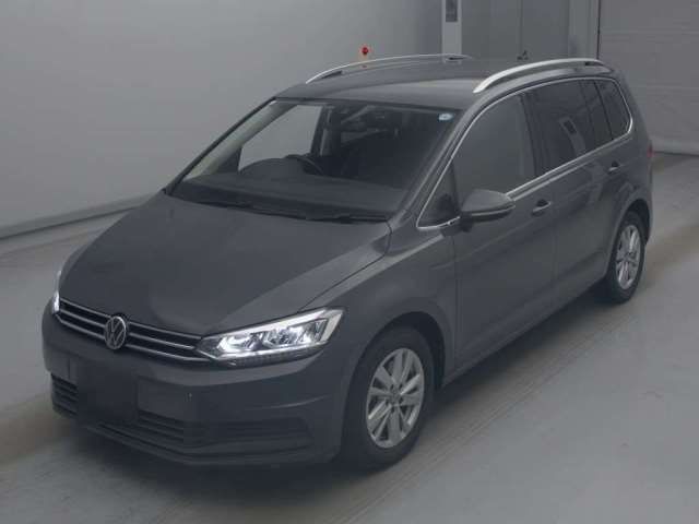 2022 Volkswagen Golf Touran TDI Sedan for sale, Japanese used car export - photo 1 of 8 | GULJI TRADERS